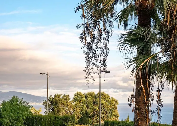 Levasion -vue Imprenable Piscine Parking Terrasse